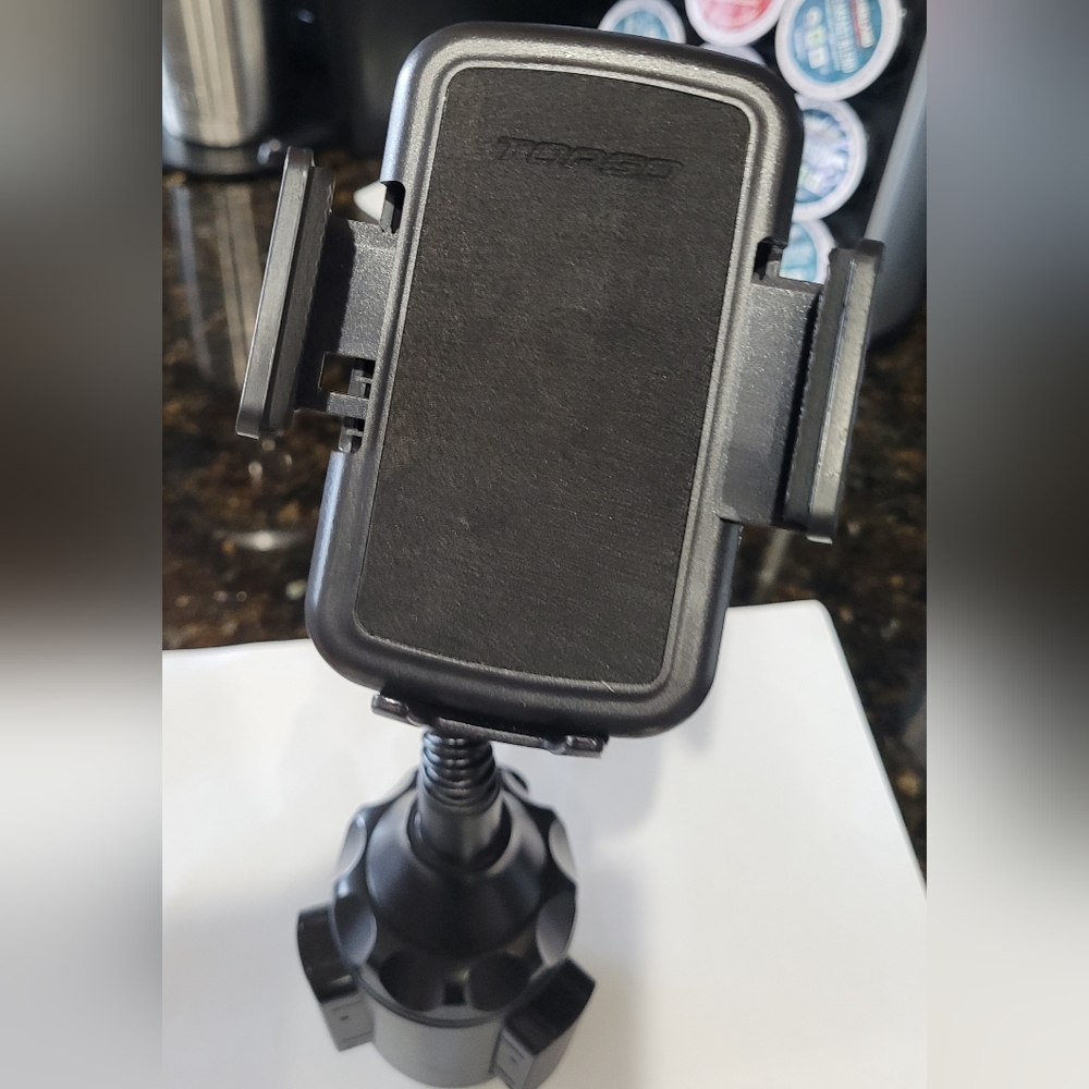 Adjustable car phone holder